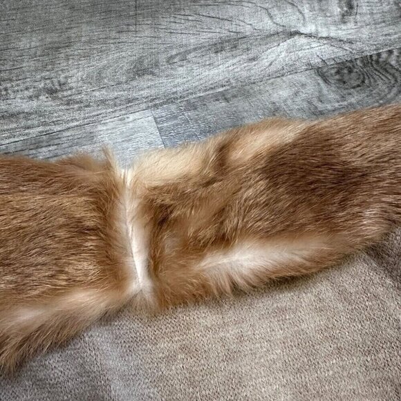 LINE & DOT Fur Vest Size Small in Beige Belted Rabbit Fur Shawl Collar - Picture 9 of 10